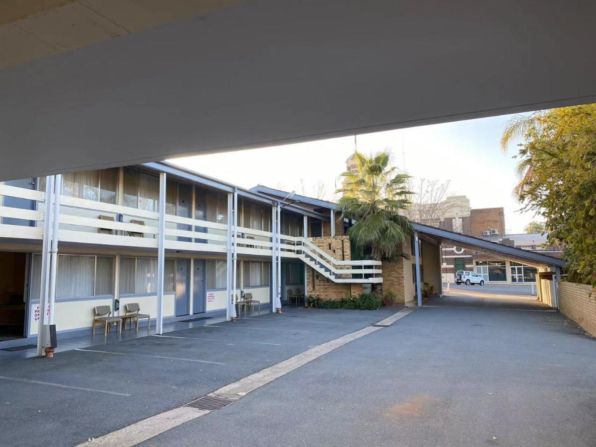 Gateway Motor Inn Narrandera Bagian luar foto