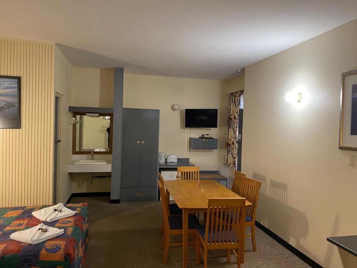 Gateway Motor Inn Narrandera Bagian luar foto