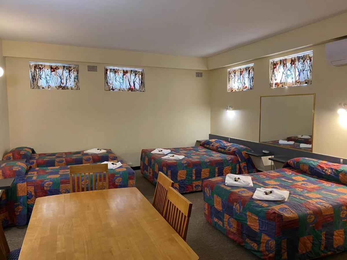 Gateway Motor Inn Narrandera Bagian luar foto