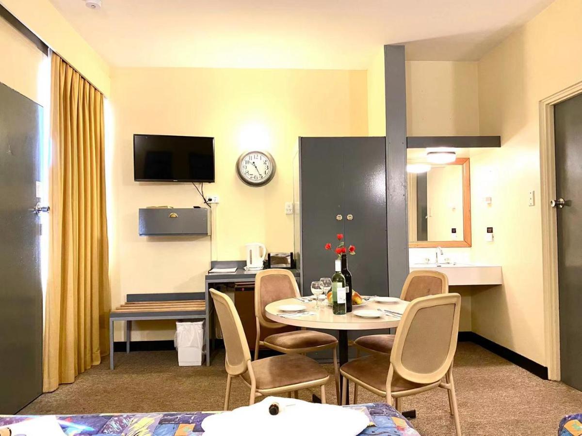 Gateway Motor Inn Narrandera Bagian luar foto