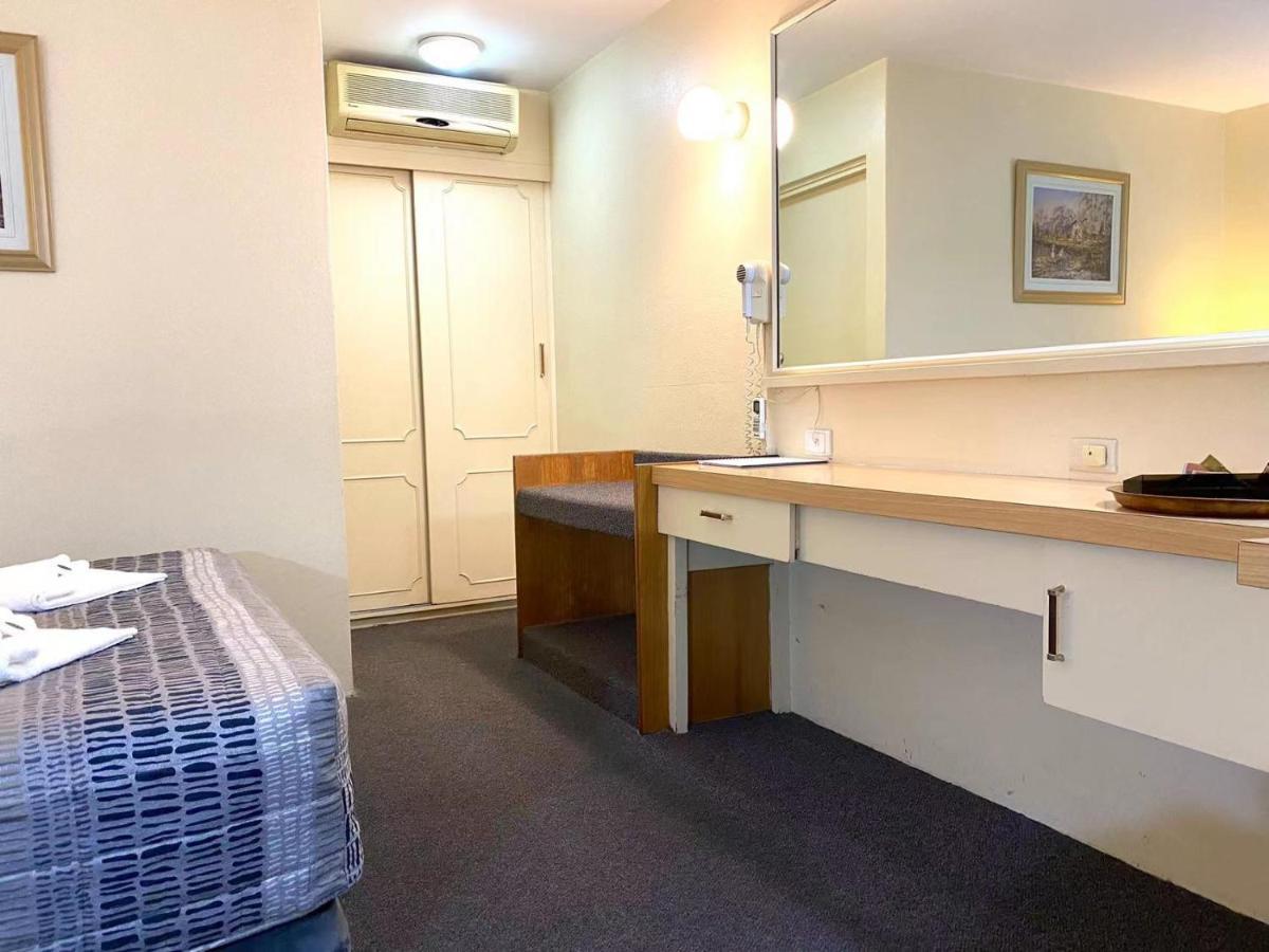 Gateway Motor Inn Narrandera Bagian luar foto
